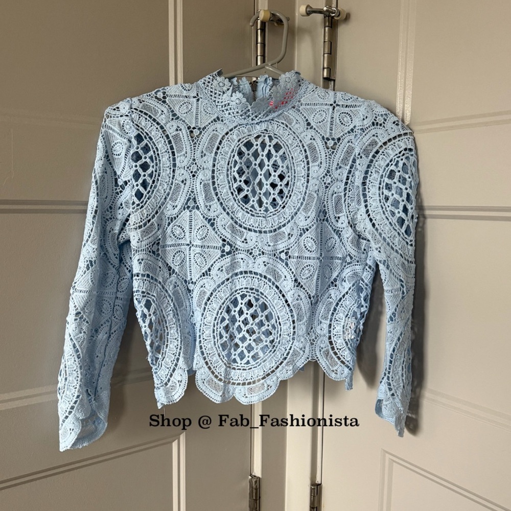 🛍️ Banjul baby blue Cropped Crochet Blouse size Small